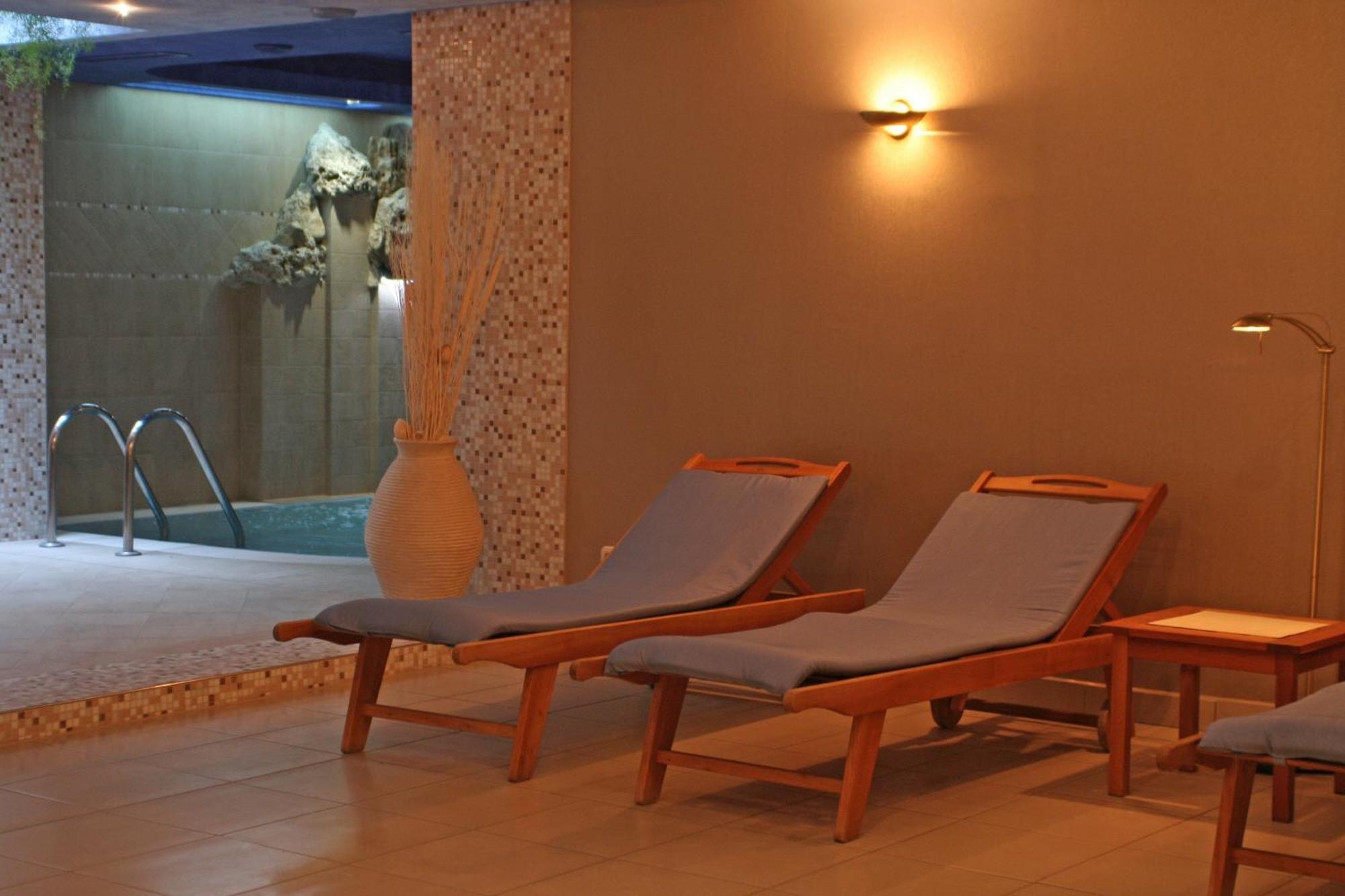 Tornacos Hotel - Гедькив Екстер'єр фото