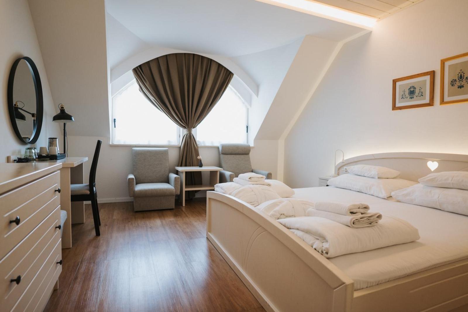 Tornacos Hotel - Гедькив Екстер'єр фото